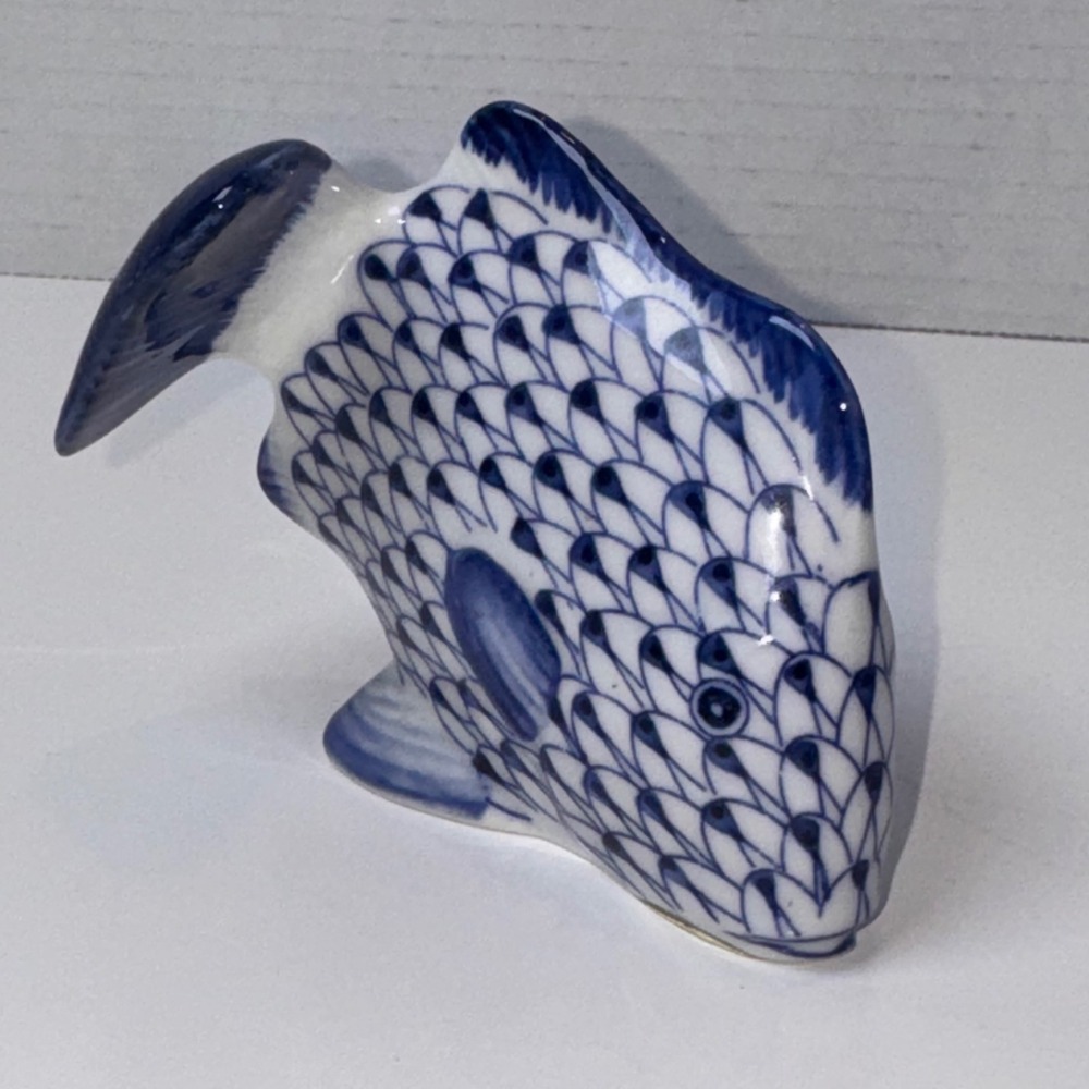 Andrea by Sadek Fish Figurine Unisex OS Blue White Porcelain Scale Pattern